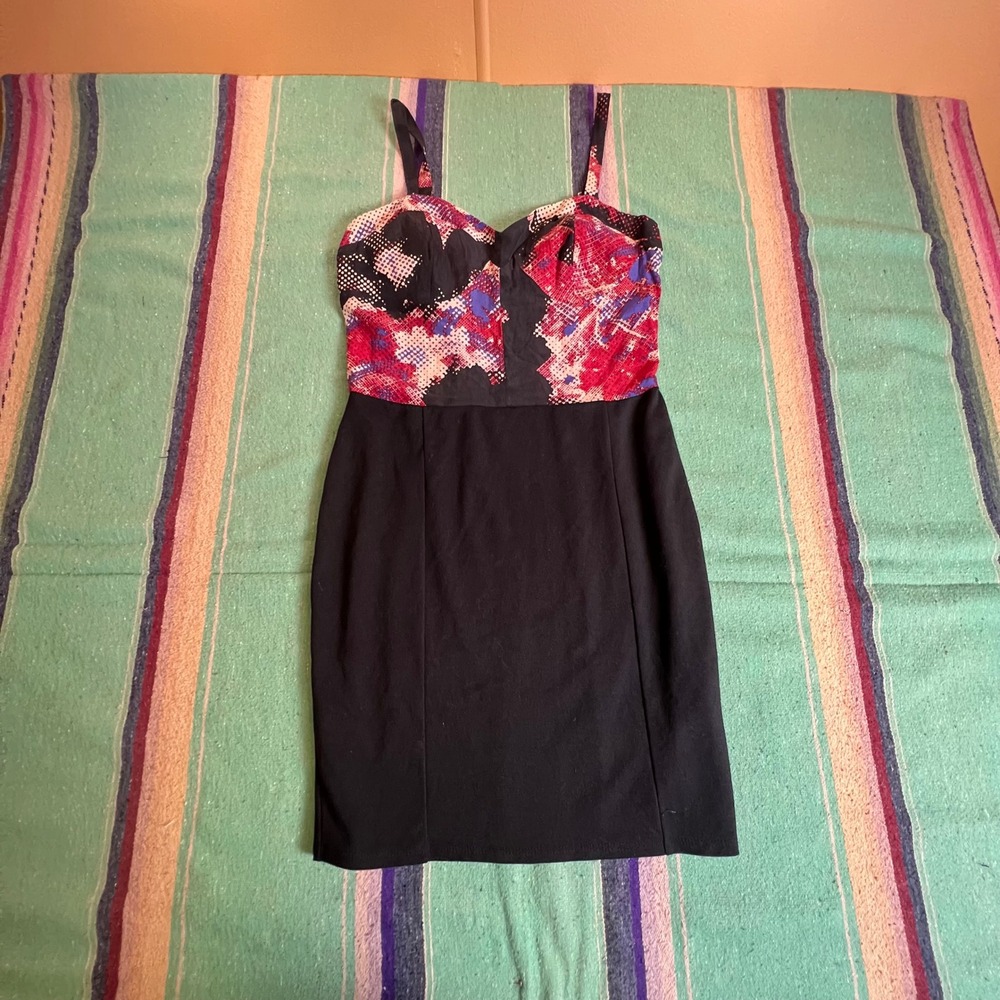 Akiko Silk Blend Mini Dress Womens Small Black Red Abstract Sweetheart Bodycon